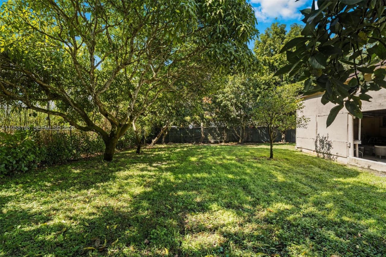 16800 SW 190th St, Miami, FL 33187 Photo