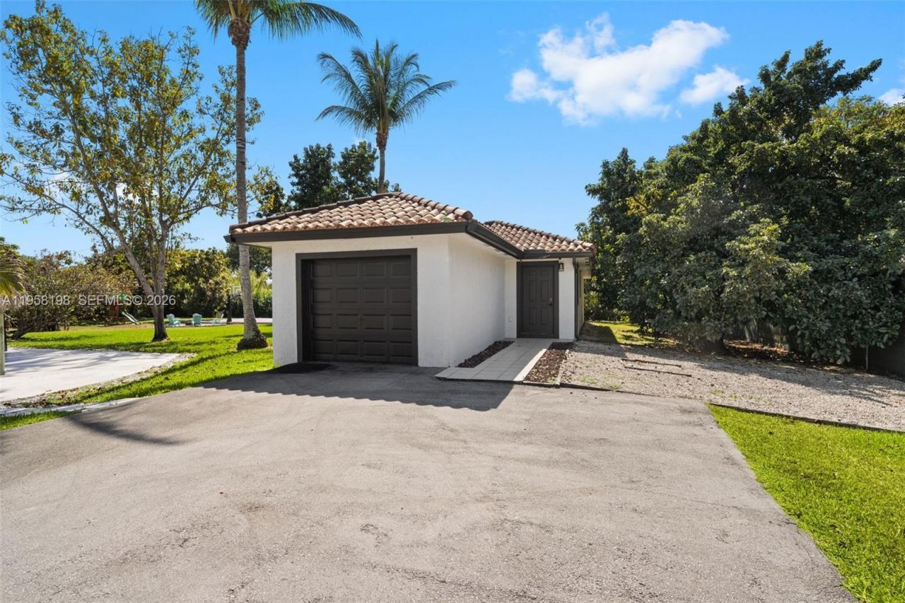 16800 SW 190th St, Miami, FL 33187 Photo