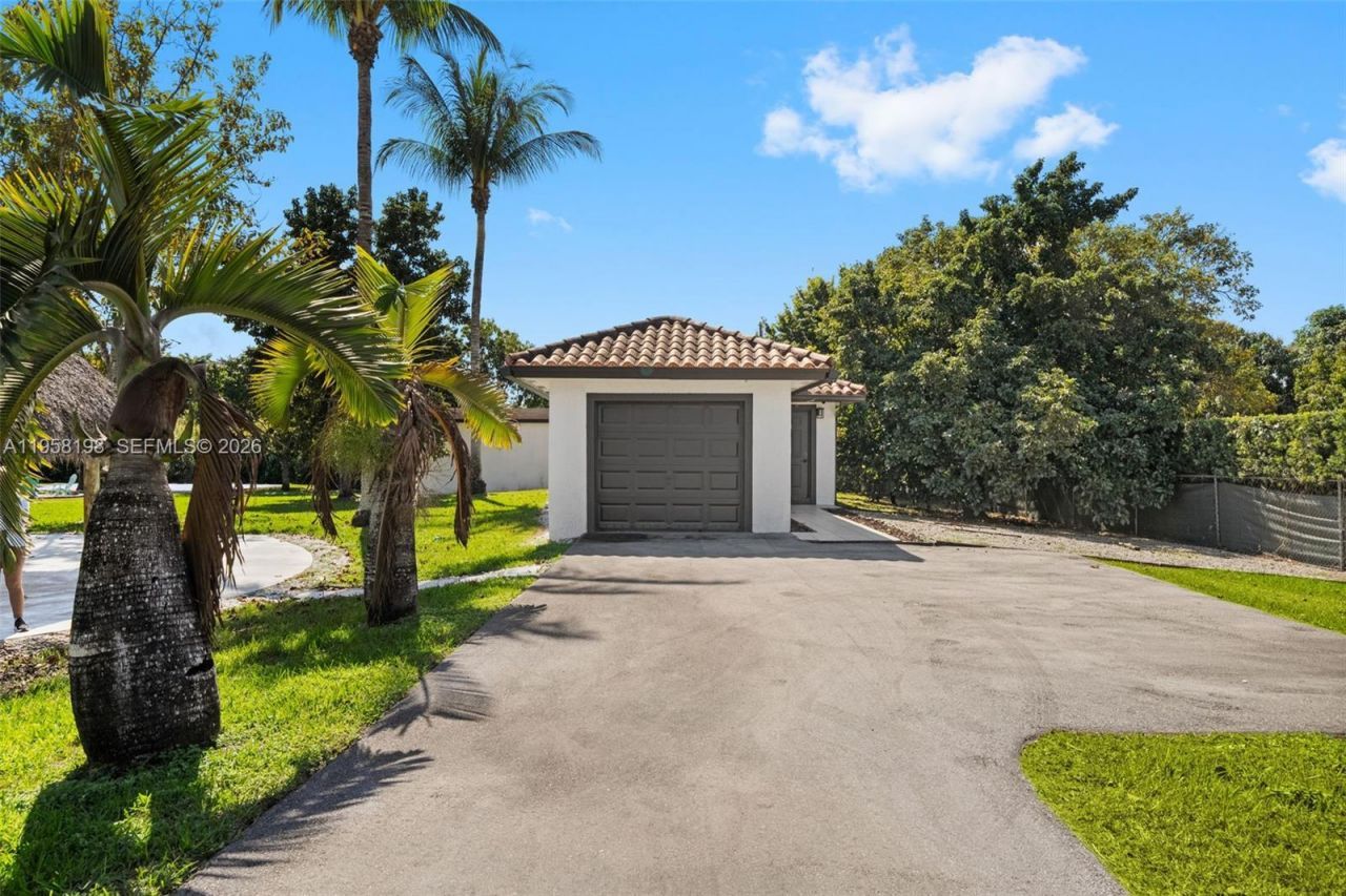 16800 SW 190th St, Miami, FL 33187 Photo