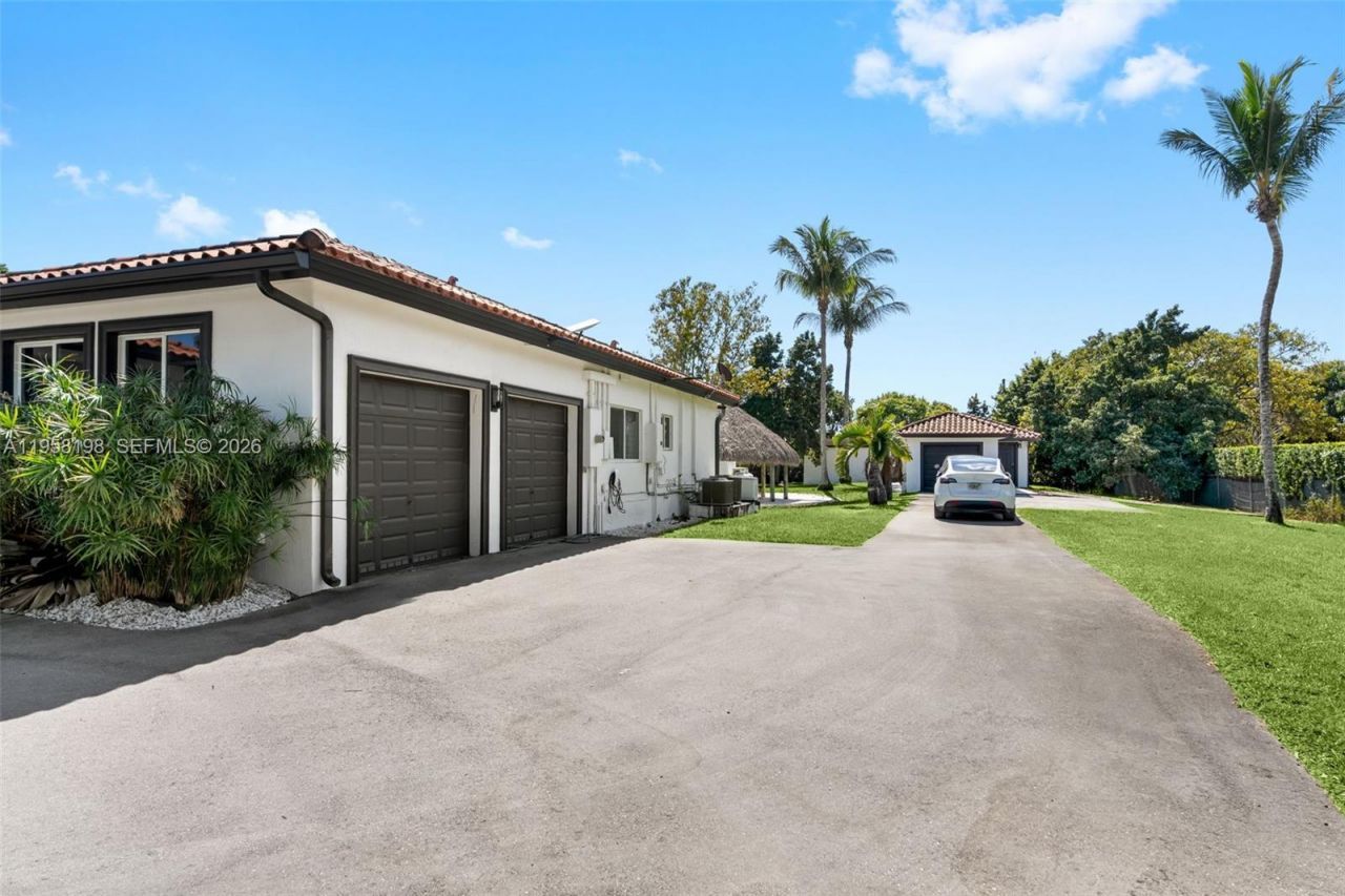 16800 SW 190th St, Miami, FL 33187 Photo