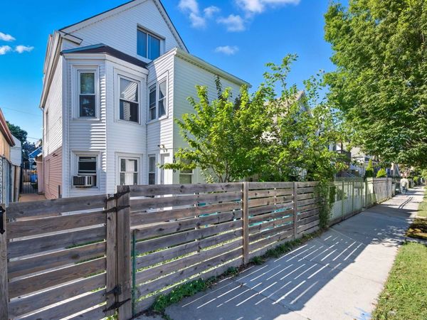 4026 N Kimball Avenue, Chicago, IL 60618