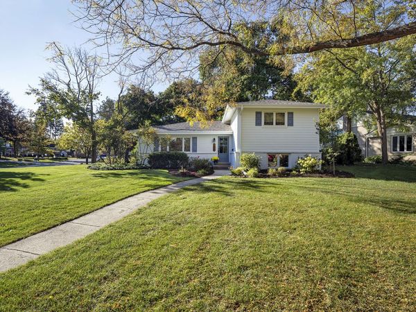 1320 Pinehurst Drive, Glenview, IL 60025