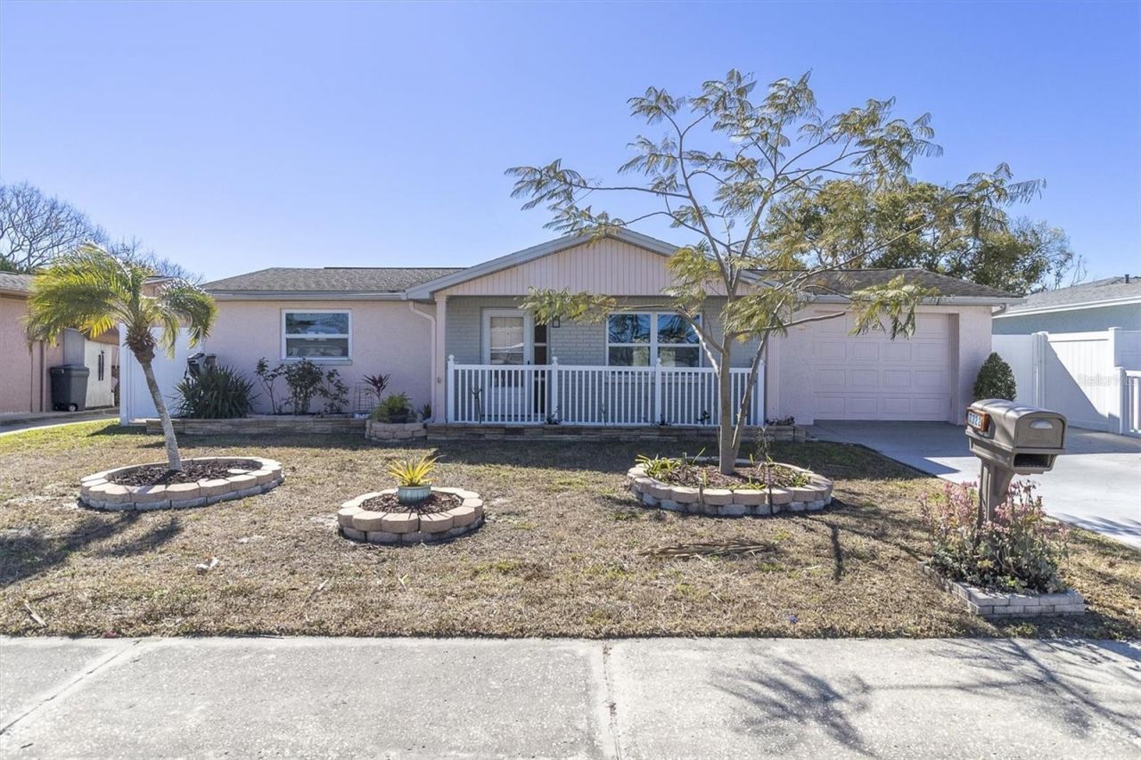 7322 Oak Crest Drive, Port Richey, FL 34668 Main Photo