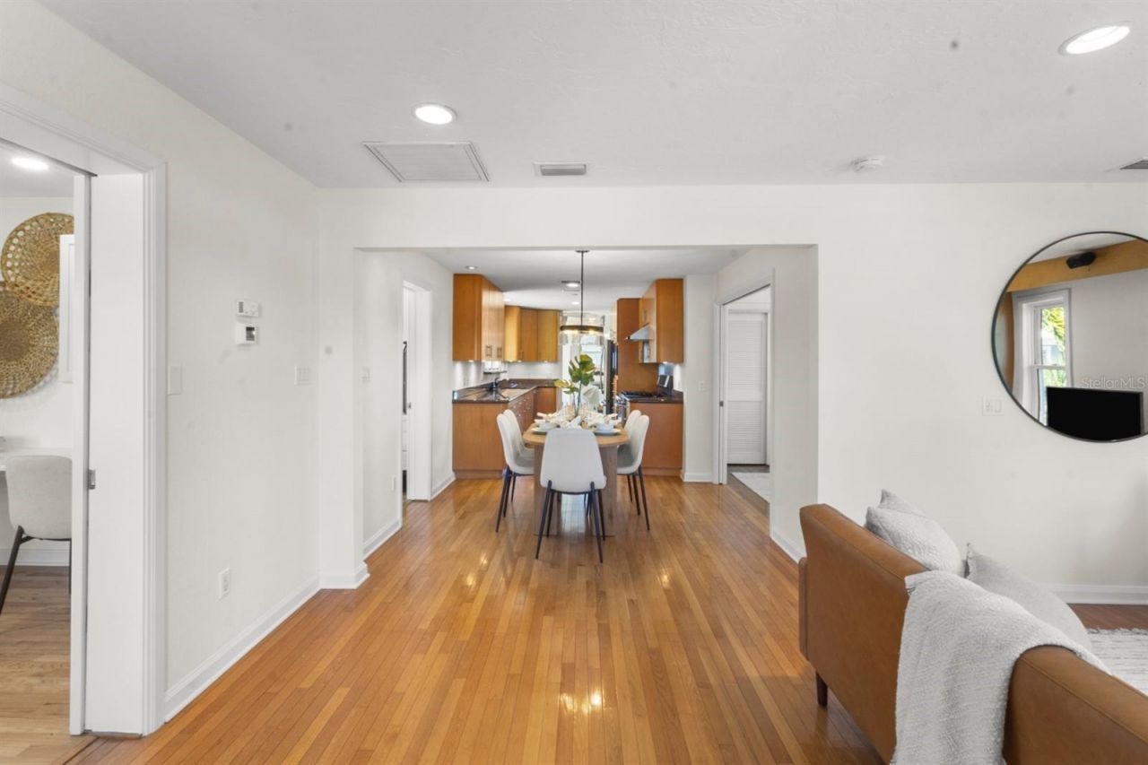 7091 Longboat Drive E, Longboat Key, FL 34228 Photo