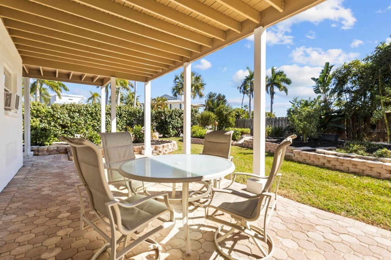 7091 Longboat Drive E, Longboat Key, FL 34228 Photo