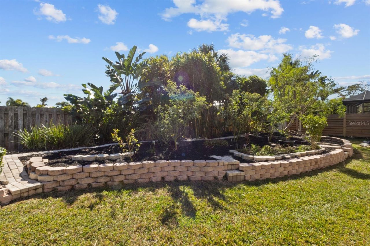 7091 Longboat Drive E, Longboat Key, FL 34228 Photo