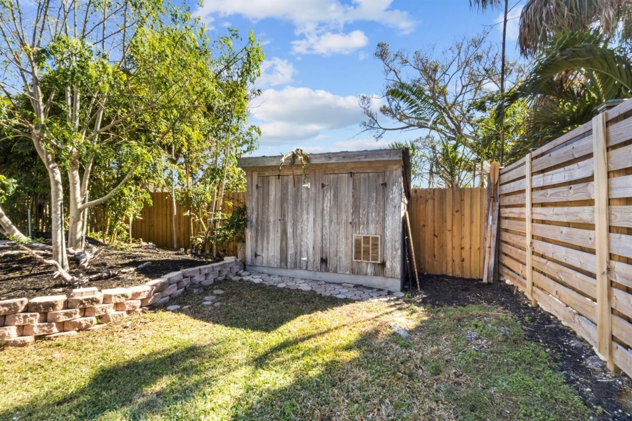 7091 Longboat Drive E, Longboat Key, FL 34228 Photo