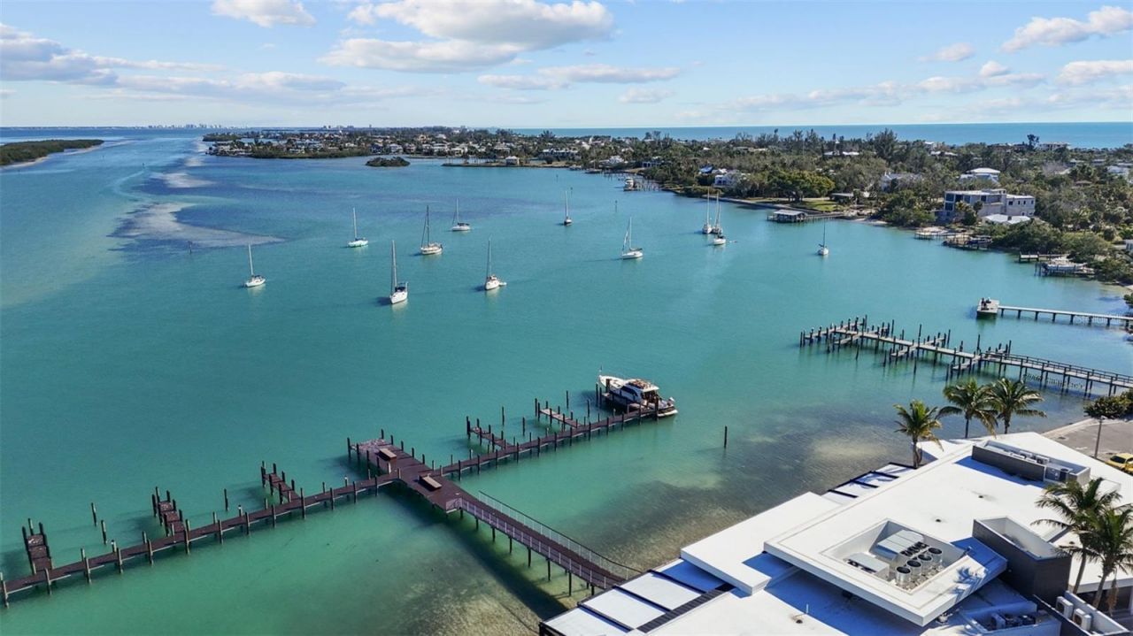 7091 Longboat Drive E, Longboat Key, FL 34228 Photo