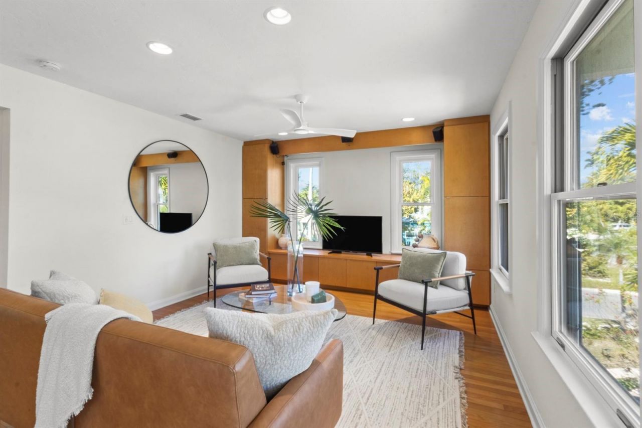 7091 Longboat Drive E, Longboat Key, FL 34228 Photo