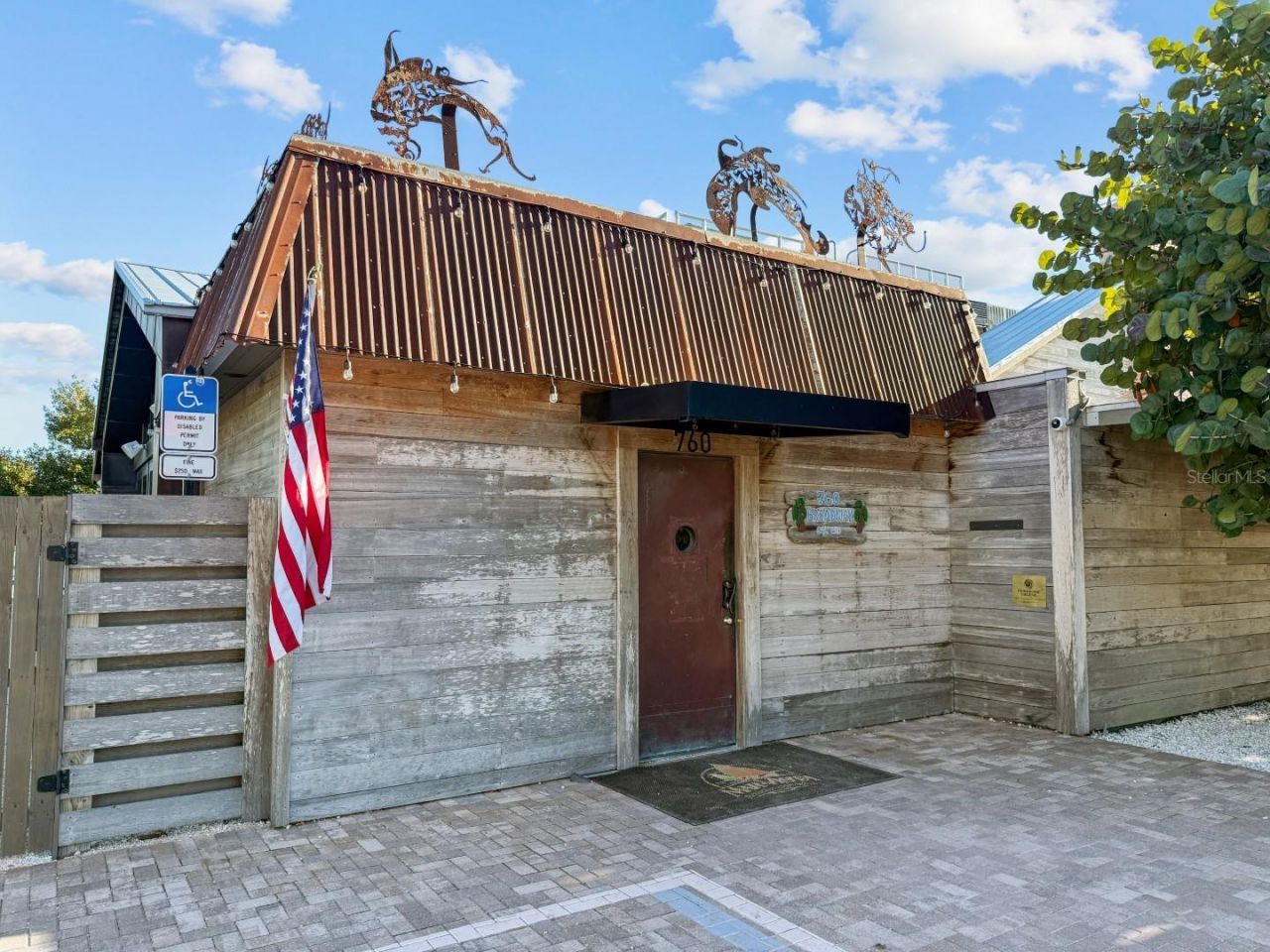 7091 Longboat Drive E, Longboat Key, FL 34228 Photo