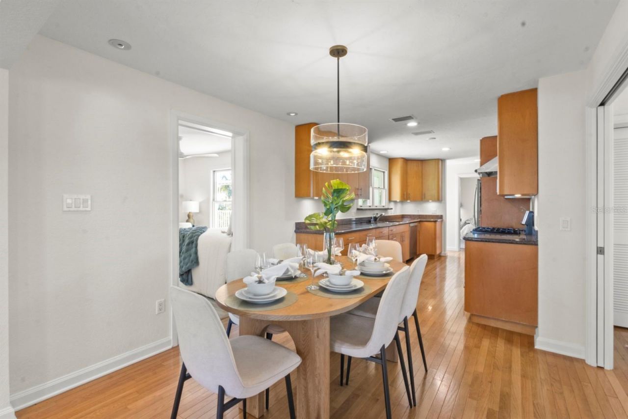 7091 Longboat Drive E, Longboat Key, FL 34228 Photo