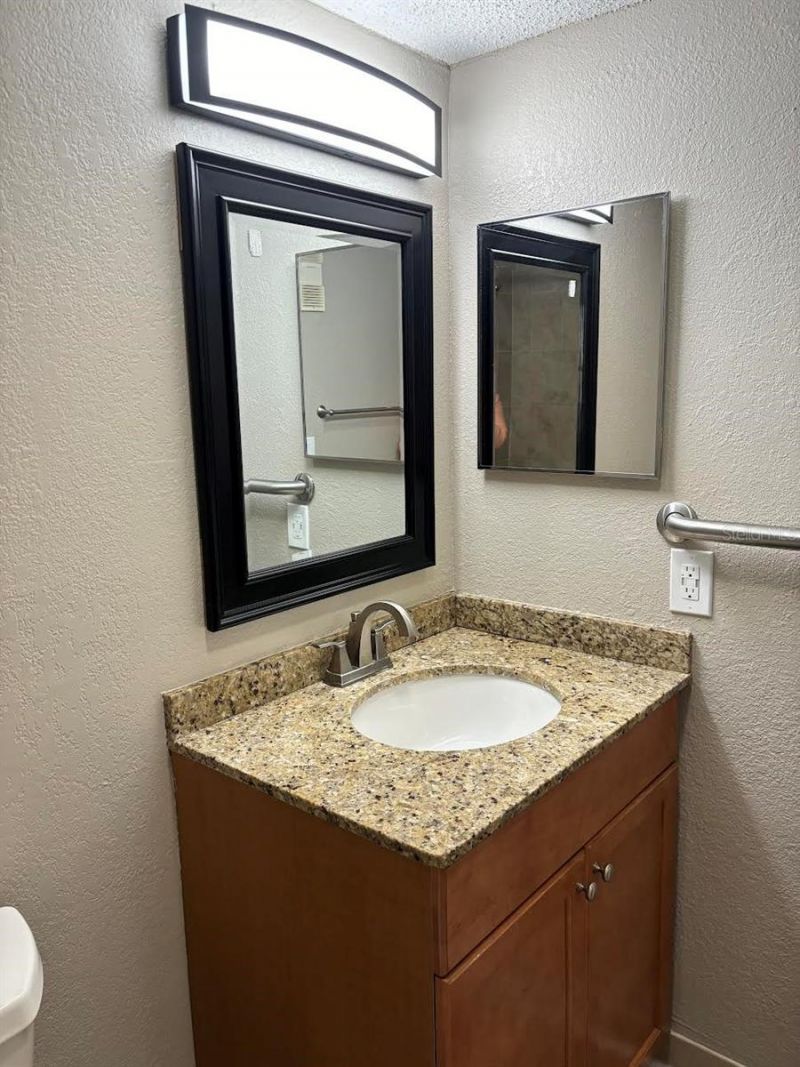 2630 Coconut Bay Lane, Unit 629, Sarasota, FL 34237 Photo