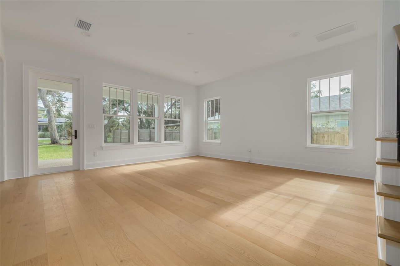 125 24th Avenue Se, Saint Petersburg, FL 33705 Photo