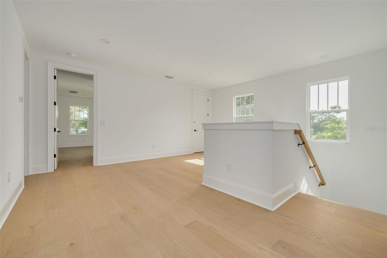 125 24th Avenue Se, Saint Petersburg, FL 33705 Photo
