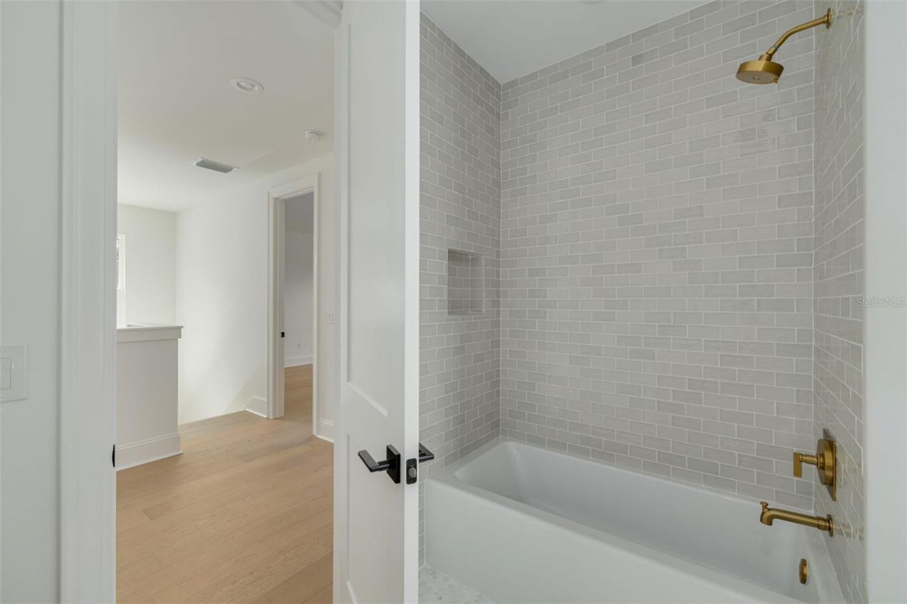125 24th Avenue Se, Saint Petersburg, FL 33705 Photo