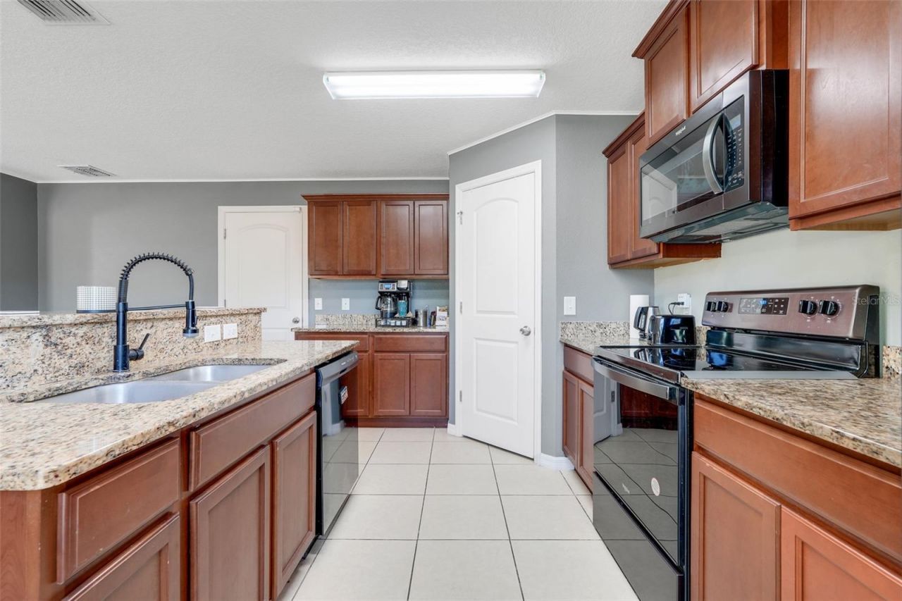 5660 Elsinore Way, Lakeland, FL 33805 Photo