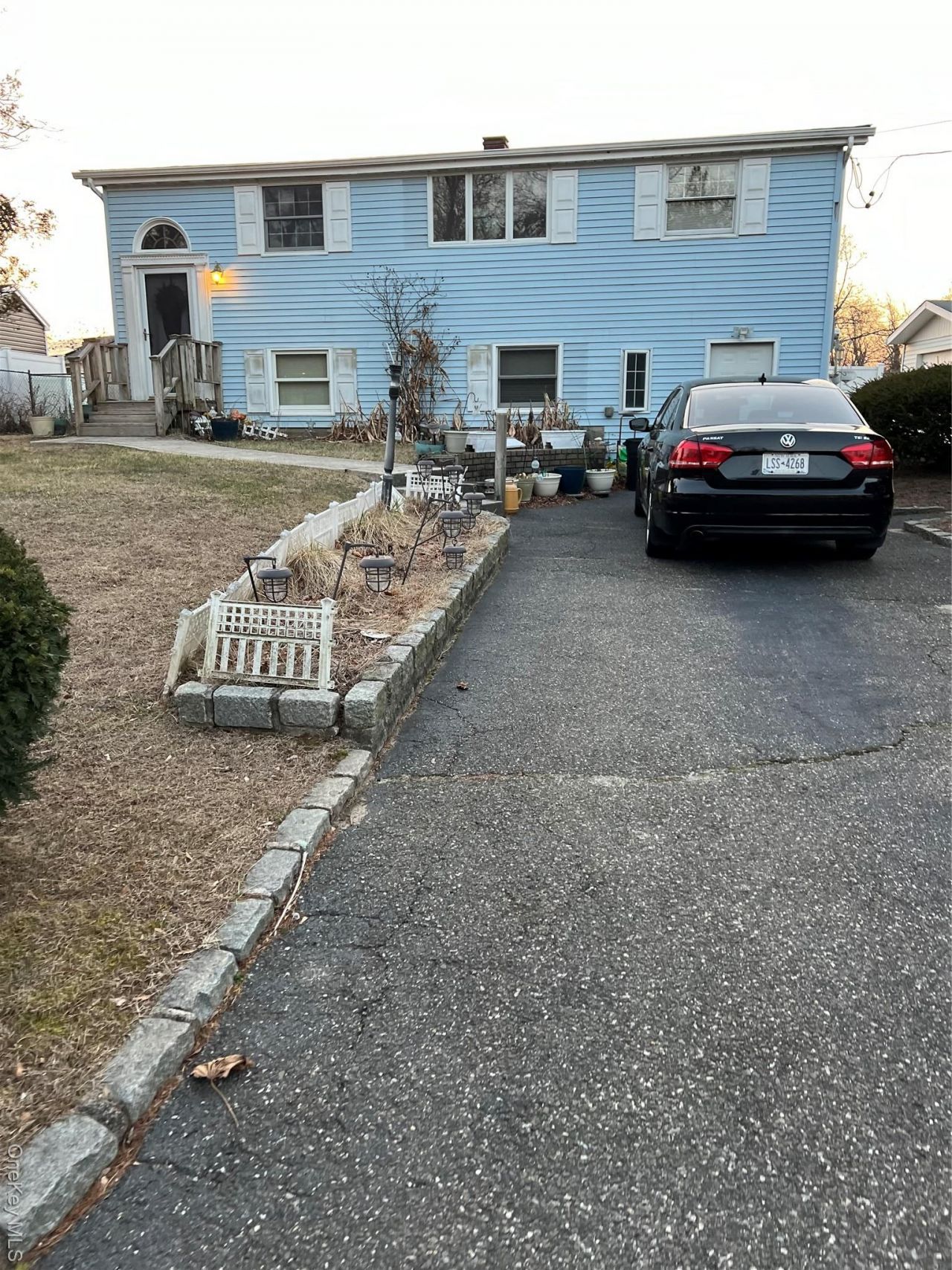 4 Badger Lane, East Setauket, NY 11733 Main Photo