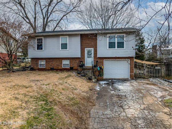 2010 Swarthmore Lane, Maryville, TN 37804