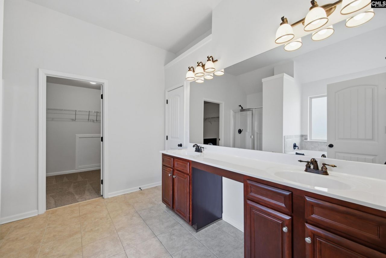 233 Blue Indigo Circle Photo 25