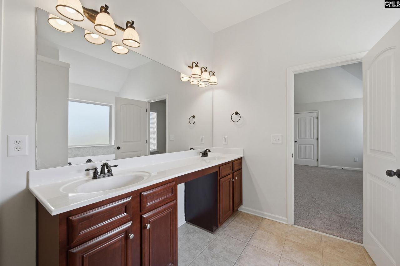 233 Blue Indigo Circle Photo 26