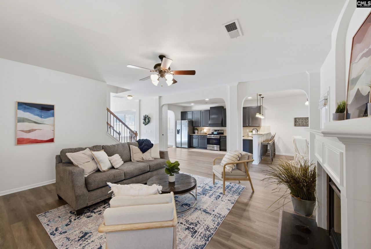 233 Blue Indigo Circle Photo 4