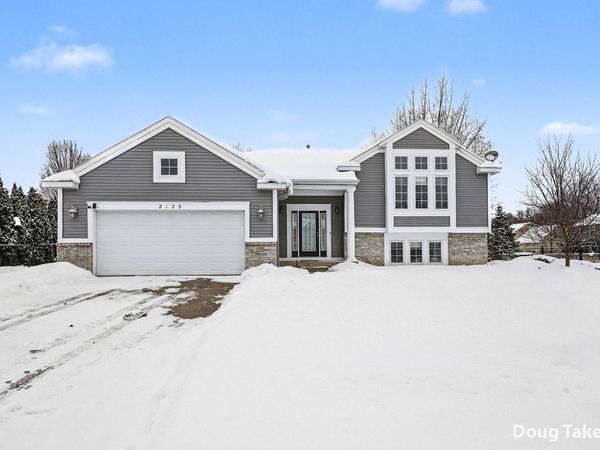 2129 Drew Street NE, Belmont, MI 49306
