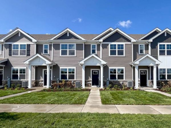 2270 Barbera Drive, Oswego, IL 60543