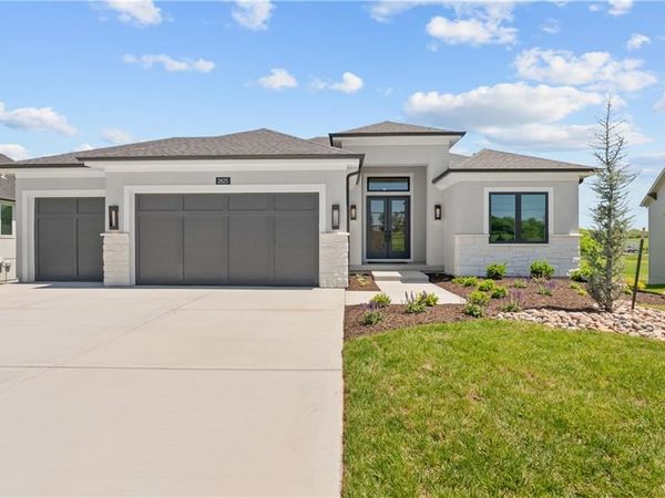 2825 SW Heartland Road, Lee's Summit, MO 64082