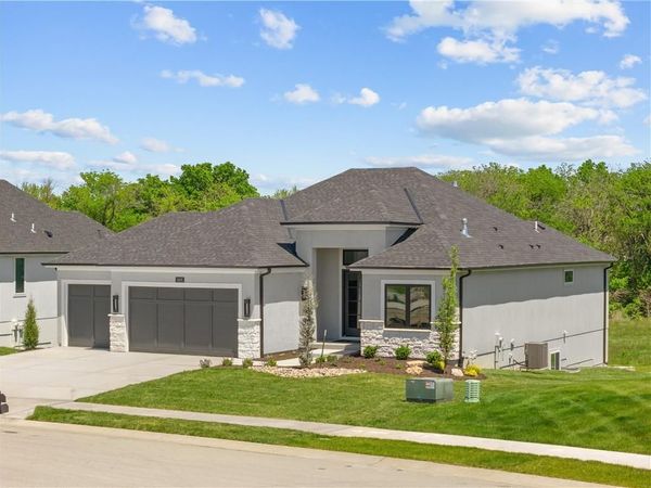 2825 SW Heartland Road, Lee's Summit, MO 64082