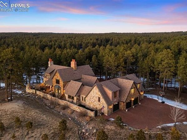 4340 Foxchase Way, Colorado Springs, CO 80908