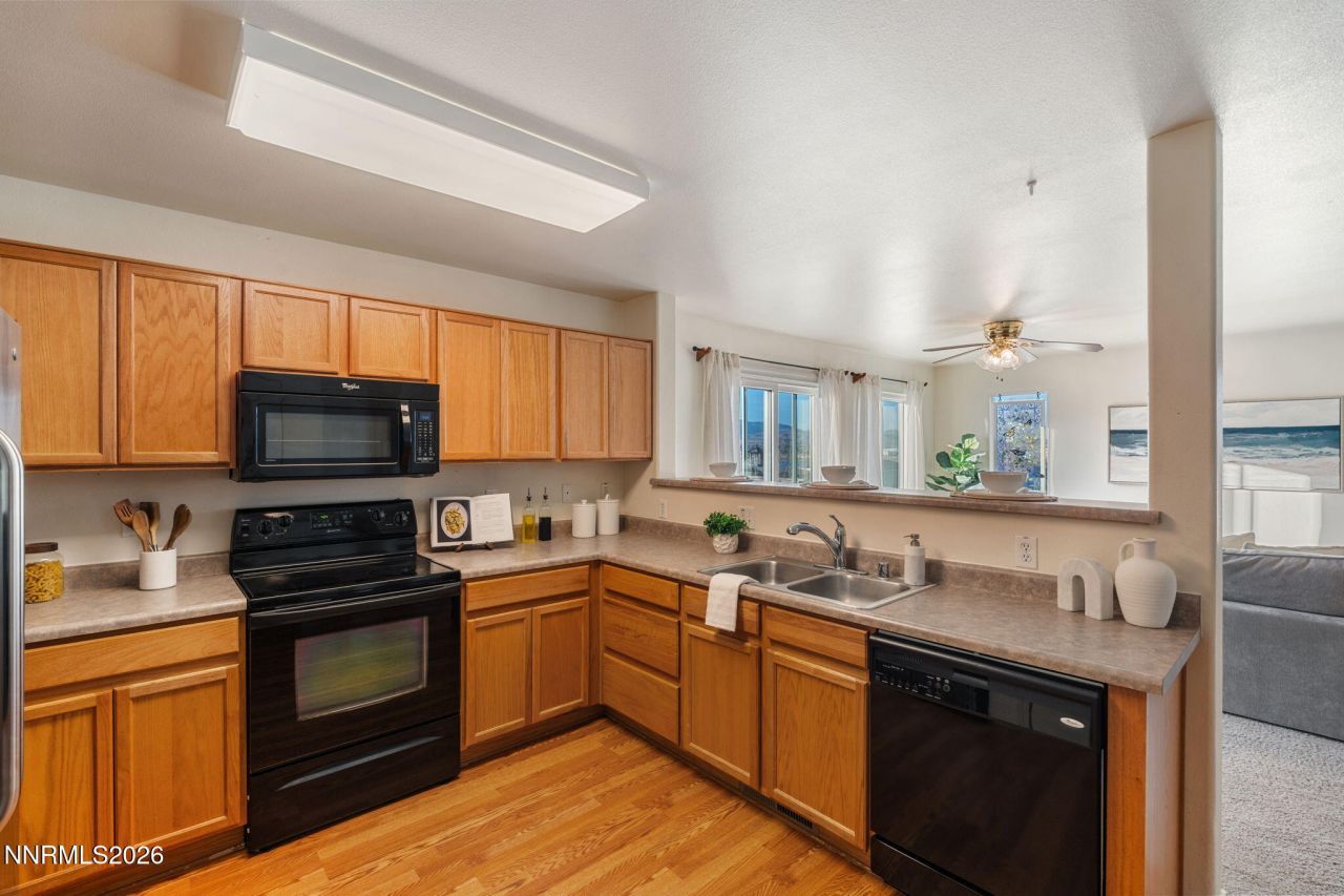 8821 Sunset Breeze Drive, Reno, NV 89506 Photo