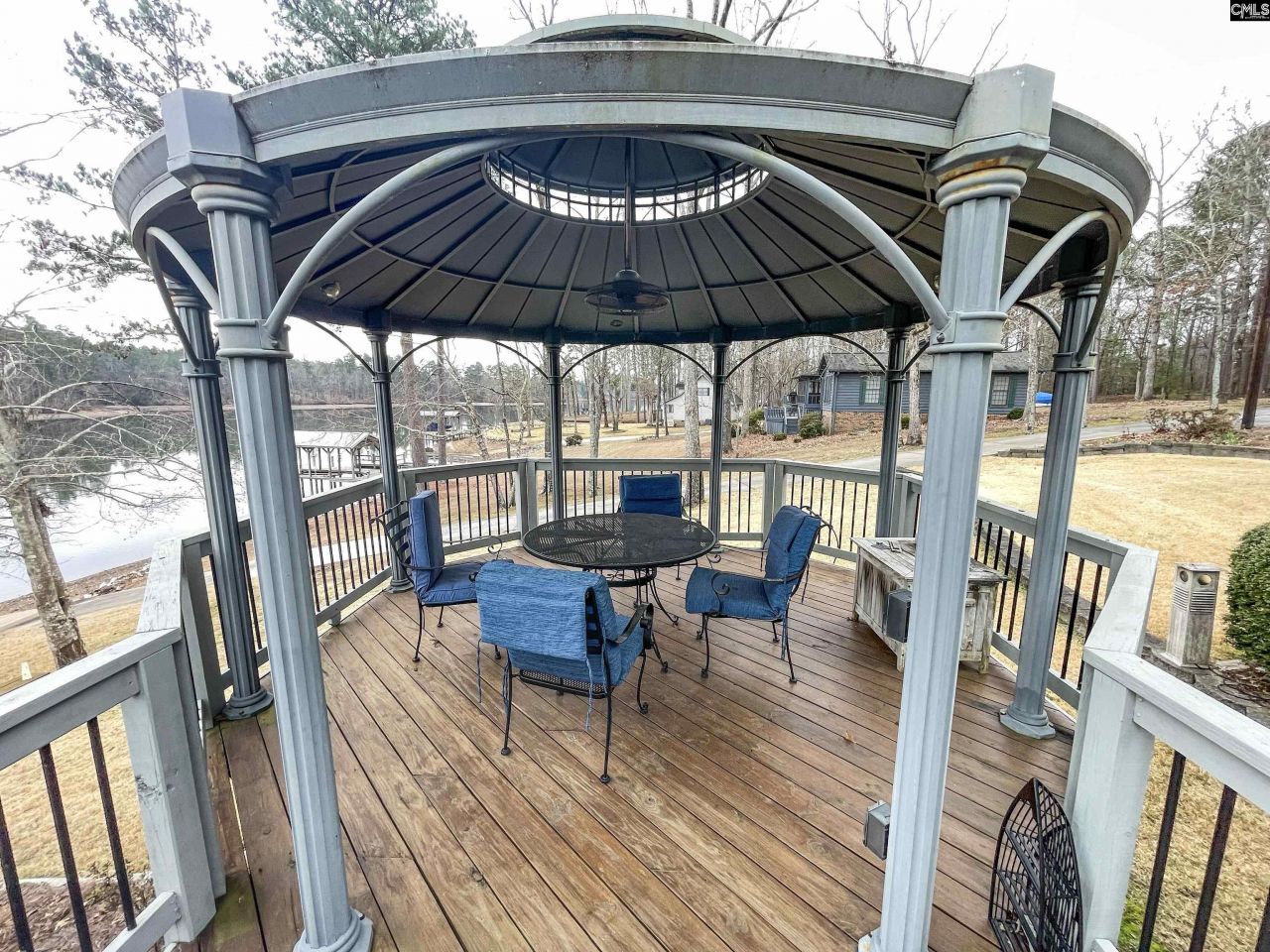 536 Riviera Drive Photo 16