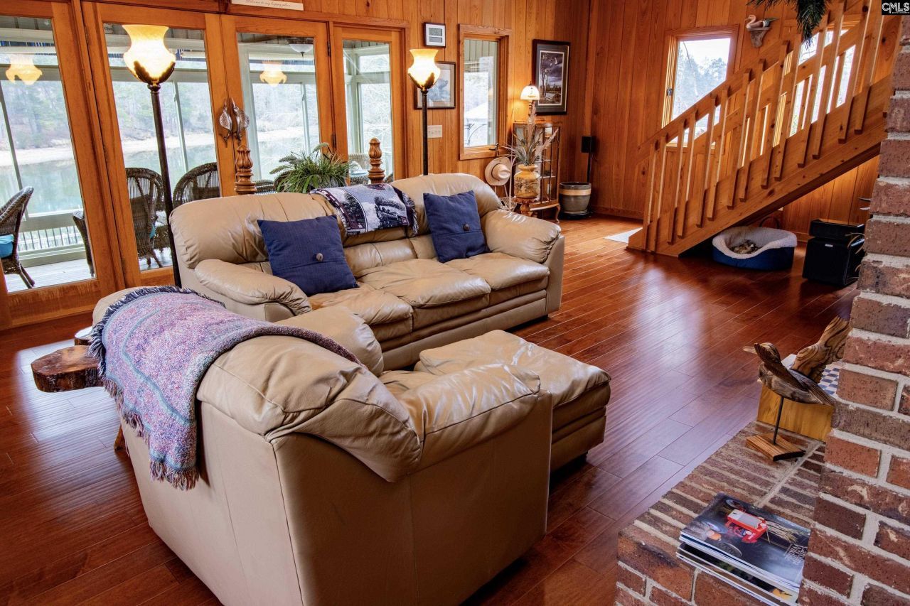 536 Riviera Drive Photo 22