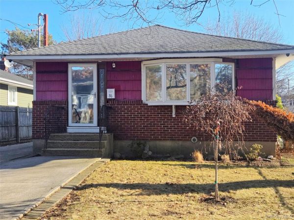 86 Decatur Street, Roosevelt, NY 11575