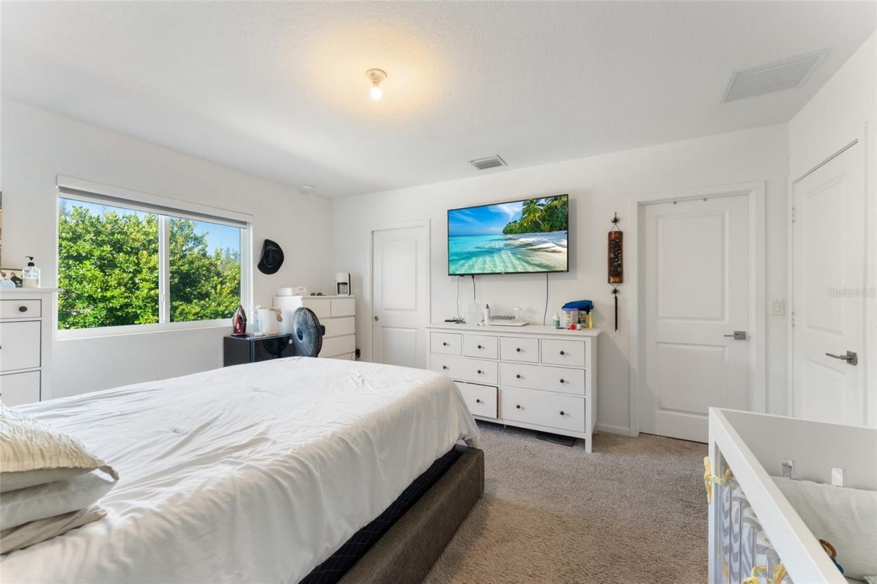 1061 NW 208th Terrace, Miami, FL 33169 Photo