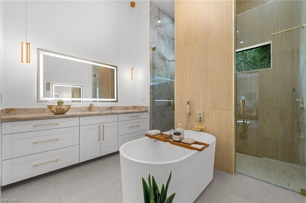 5333 Majestic Ct, Cape Coral, FL 33904 Photo