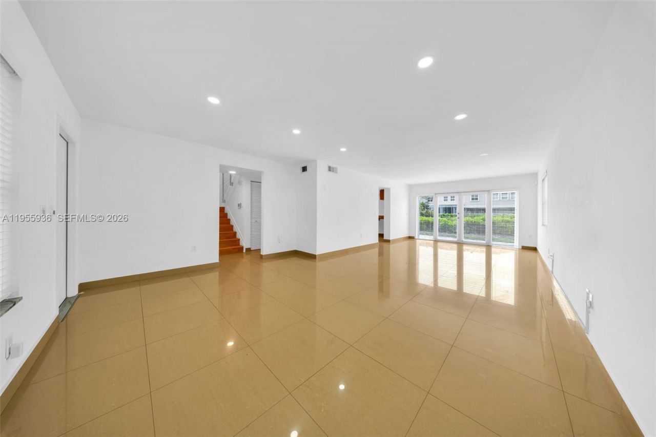 6960 SW 54th St, Miami, FL 33155 Photo