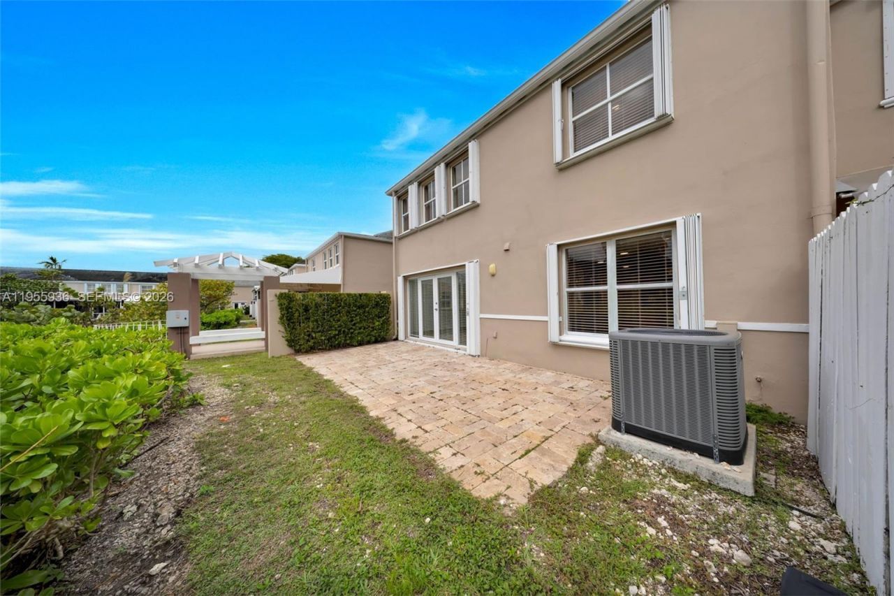 6960 SW 54th St, Miami, FL 33155 Photo