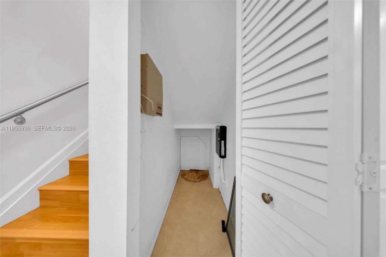 6960 SW 54th St, Miami, FL 33155 Photo