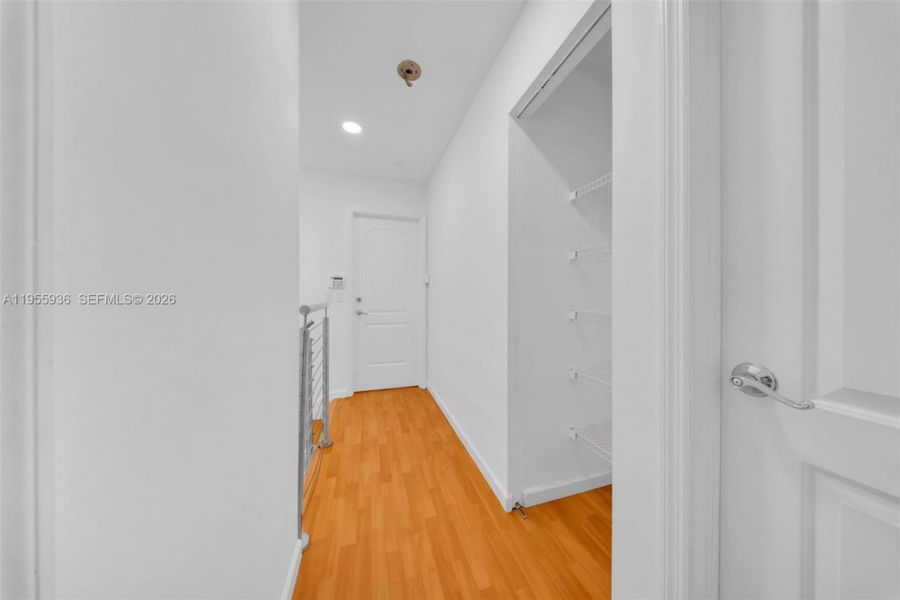 6960 SW 54th St, Miami, FL 33155 Photo