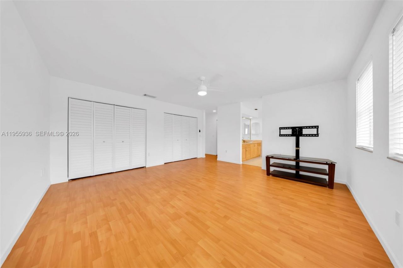 6960 SW 54th St, Miami, FL 33155 Photo