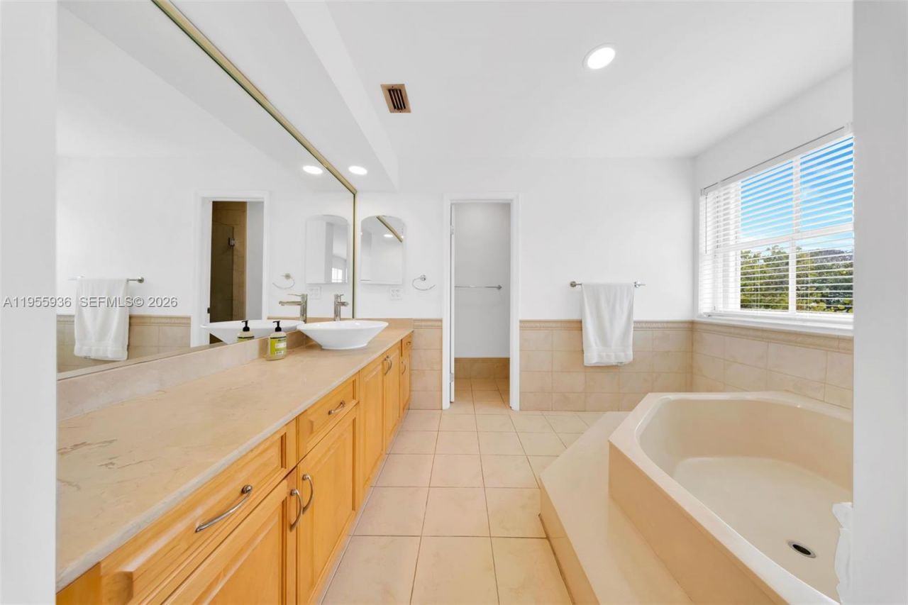 6960 SW 54th St, Miami, FL 33155 Photo