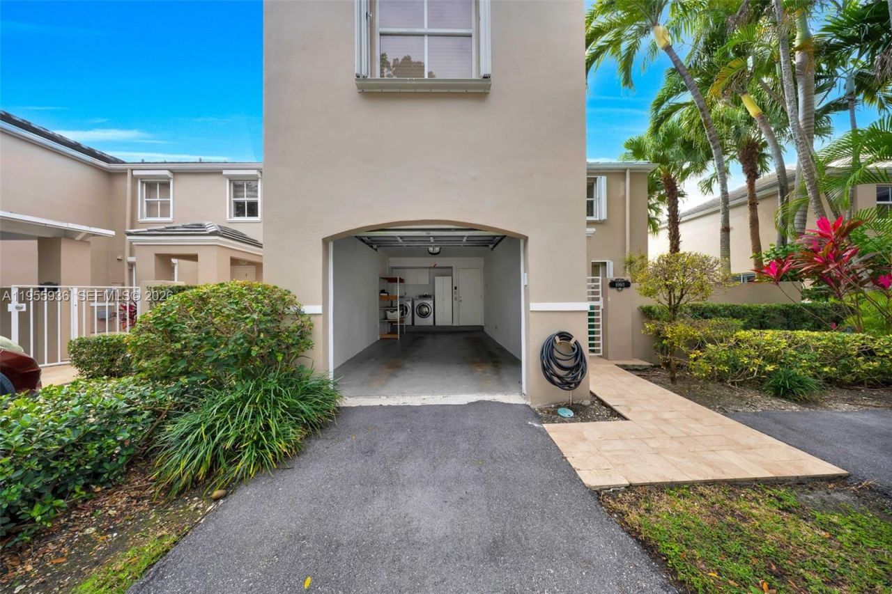 6960 SW 54th St, Miami, FL 33155 Photo