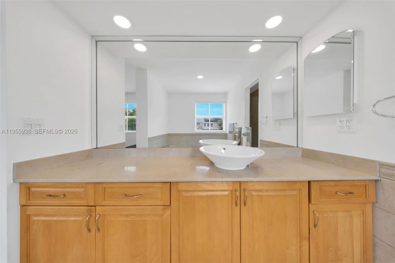 6960 SW 54th St, Miami, FL 33155 Photo