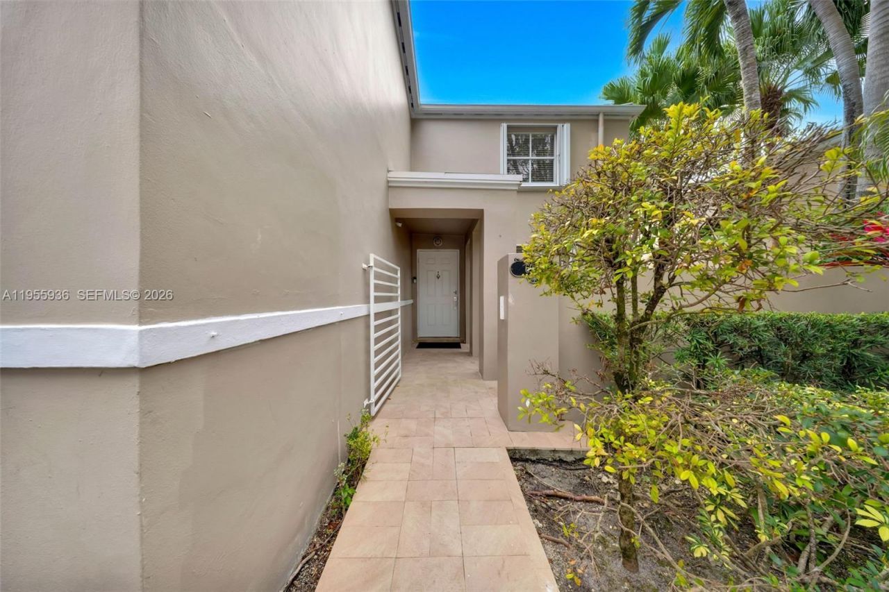 6960 SW 54th St, Miami, FL 33155 Photo