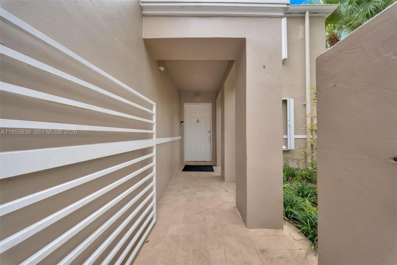 6960 SW 54th St, Miami, FL 33155 Photo