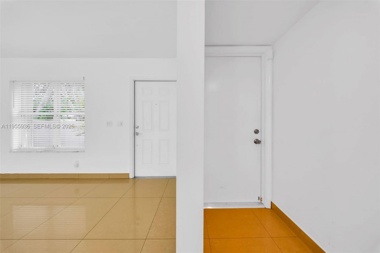 6960 SW 54th St, Miami, FL 33155 Photo