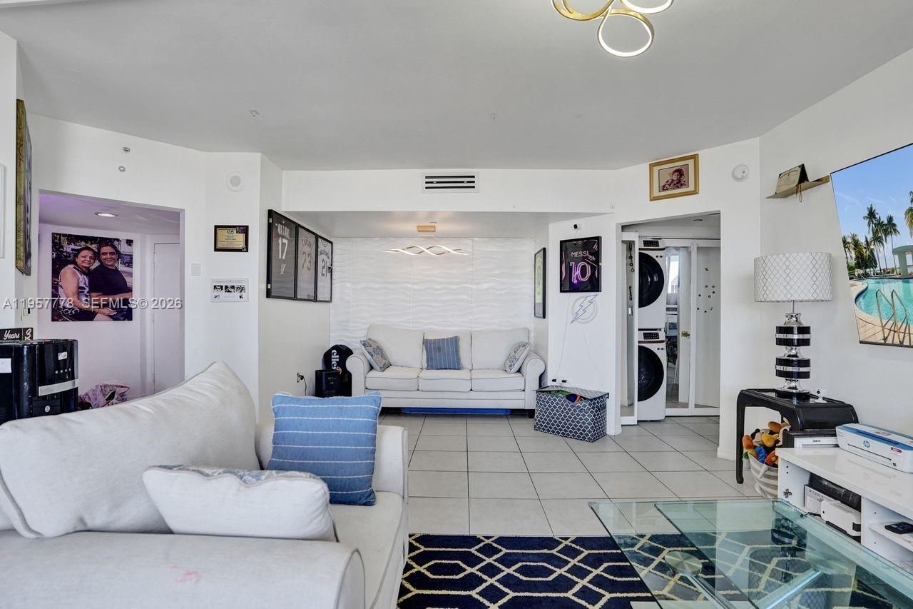 1330 West Ave , Unit 1811, Miami Beach, FL 33139 Photo