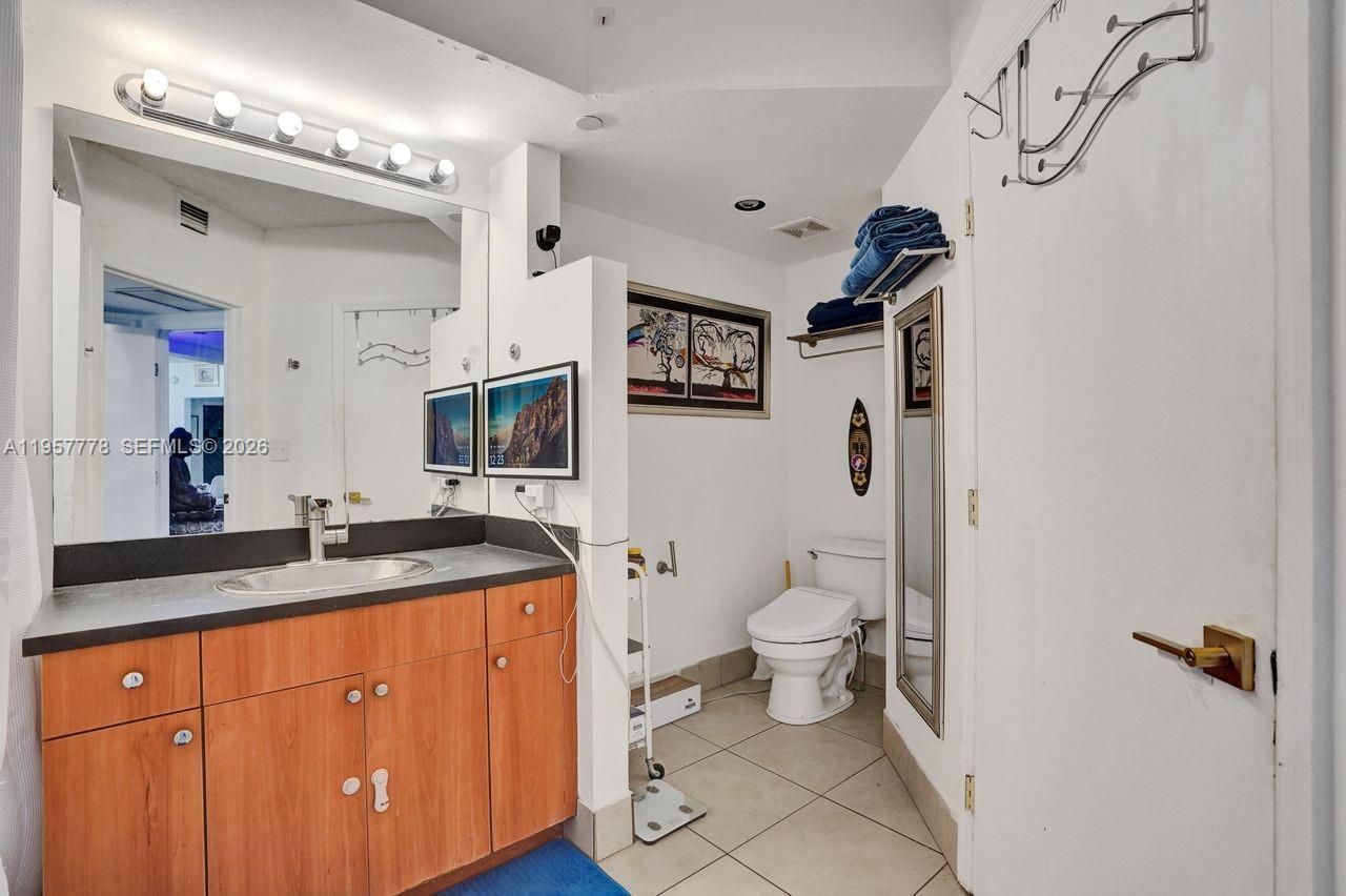 1330 West Ave , Unit 1811, Miami Beach, FL 33139 Photo