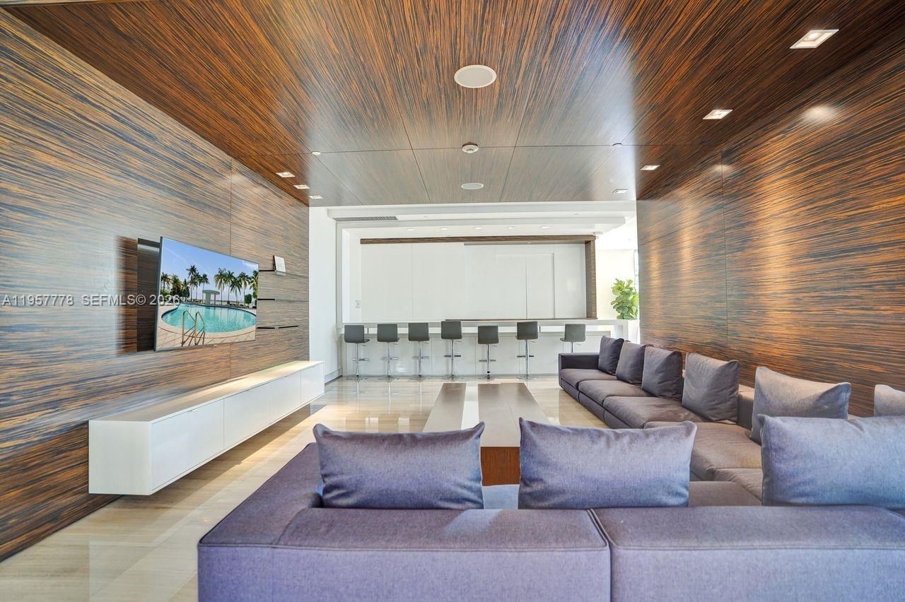 1330 West Ave , Unit 1811, Miami Beach, FL 33139 Photo